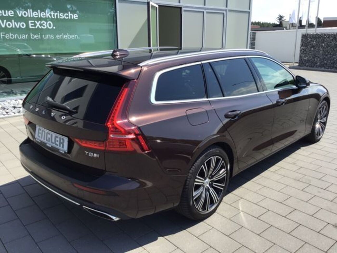 Volvo  V60 T8 TWIN ENGINE AWD Automatikgetriebe (223+65kW/303+87PS) Inscription