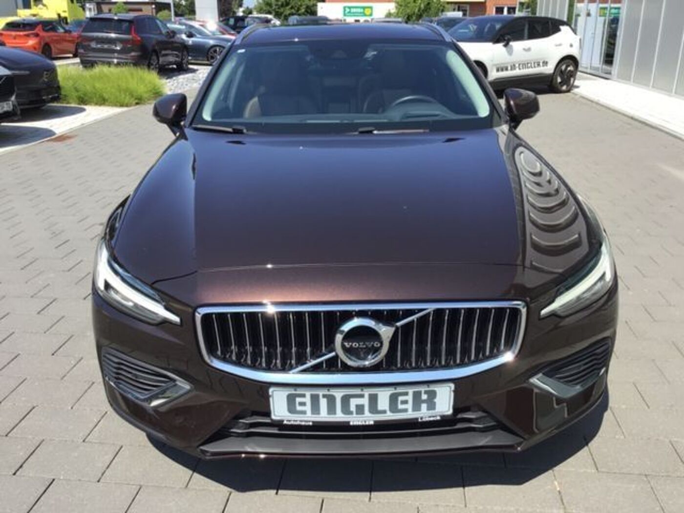 Volvo  V60 T8 TWIN ENGINE AWD Automatikgetriebe (223+65kW/303+87PS) Inscription