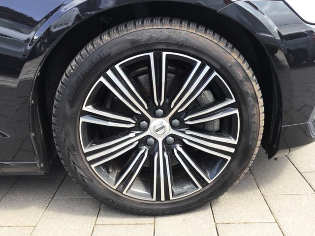 Volvo  T8 Inscription AWD PanoDach AHK Navi Leder