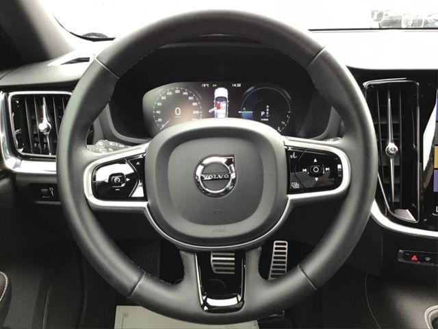 Volvo  T6 R-Design AWD Leder Stdhzg. Navi AHK