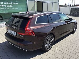 Volvo  V60 T8 TWIN ENGINE AWD Automatikgetriebe (223+65kW/303+87PS) Inscription