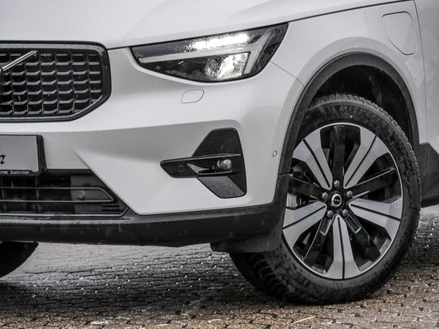 Volvo  XC40 Recharge Ultimate, T5 Plug-in Hybrid, Elektrisch/Benzin, Dark