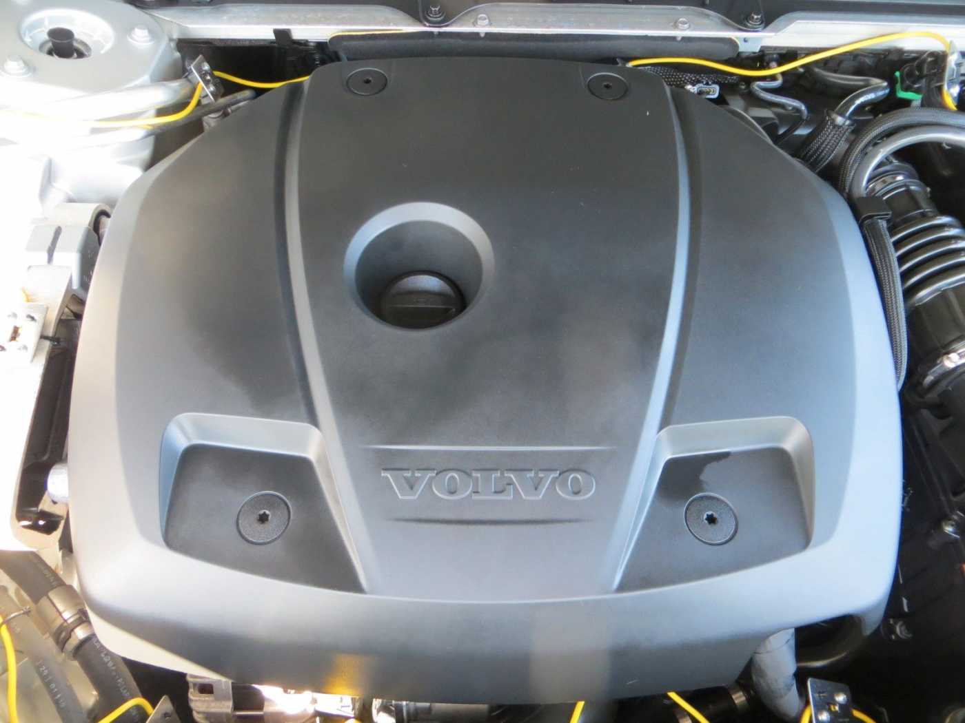 Volvo  T6 AWD Geartronic Momentum BLIS R-KAM AHK