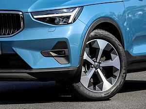 Volvo  XC40 Core, B3 Mild-Hybrid, Benzin