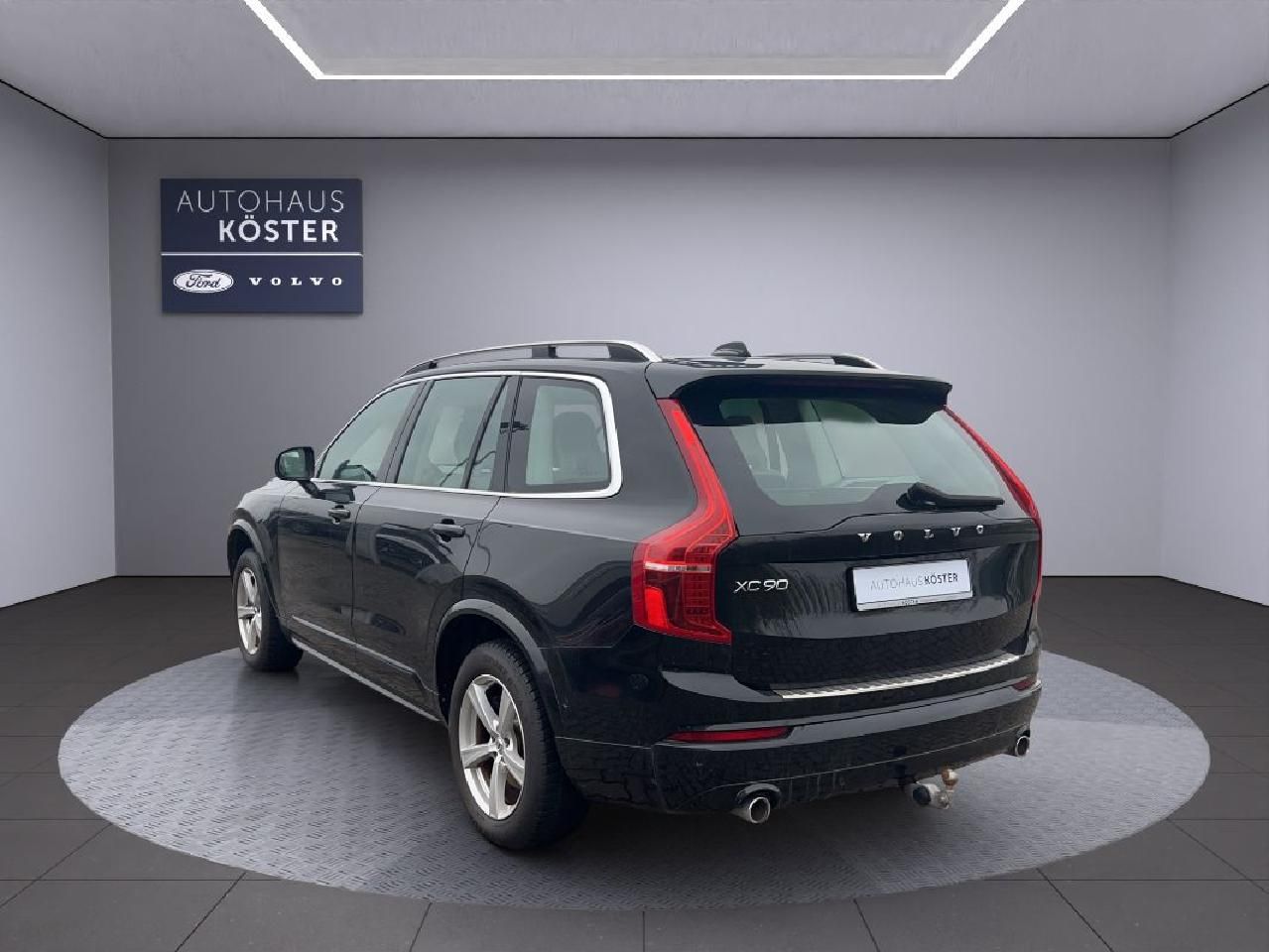 Volvo  D5 AWD Momentum