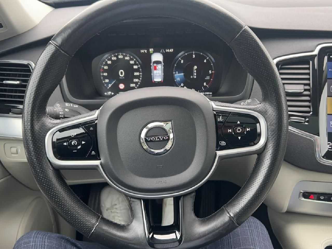 Volvo  D5 AWD Momentum