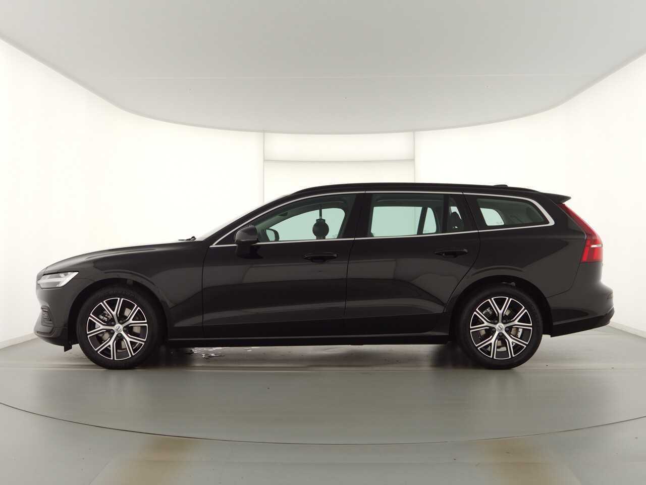 Volvo  V60 Core, B4 Mild-Hybrid, Benzin