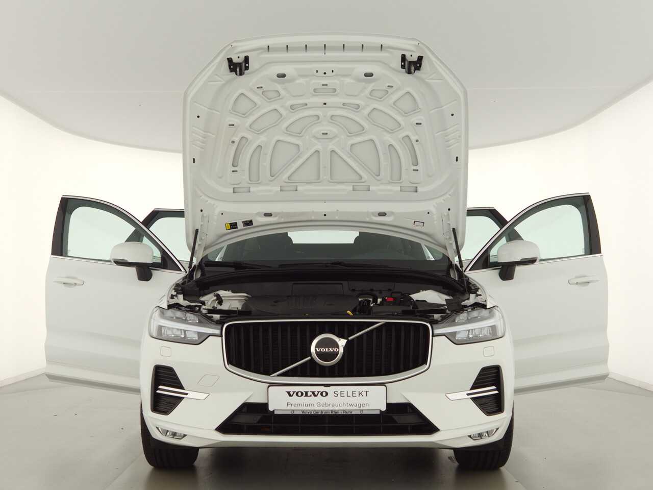 Volvo  XC60 Momentum Pro, B4 Mild-Hybrid Benzin