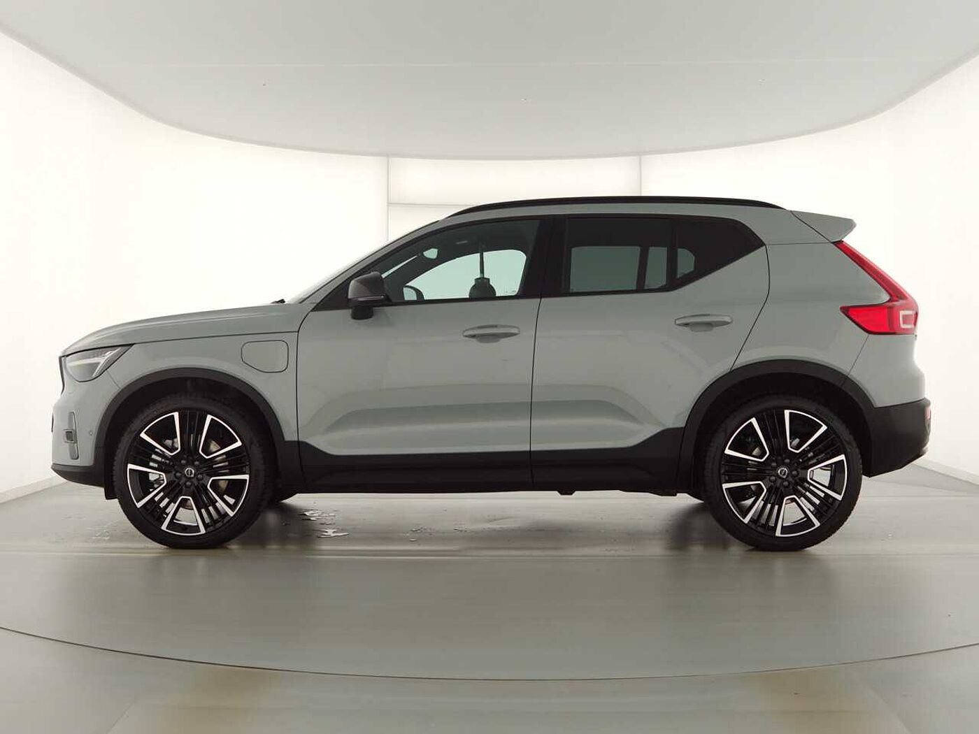 Volvo  XC40 Recharge Ultimate, T4 Plug-in Hybrid, Elektrisch/Benzin, Dark