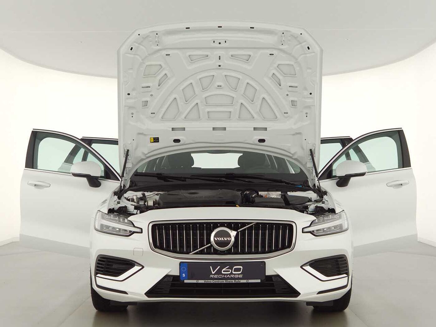 Volvo  V60 Recharge Essential, T6 AWD Plug-in Hybrid, Elektrisch/Benzin, Bright