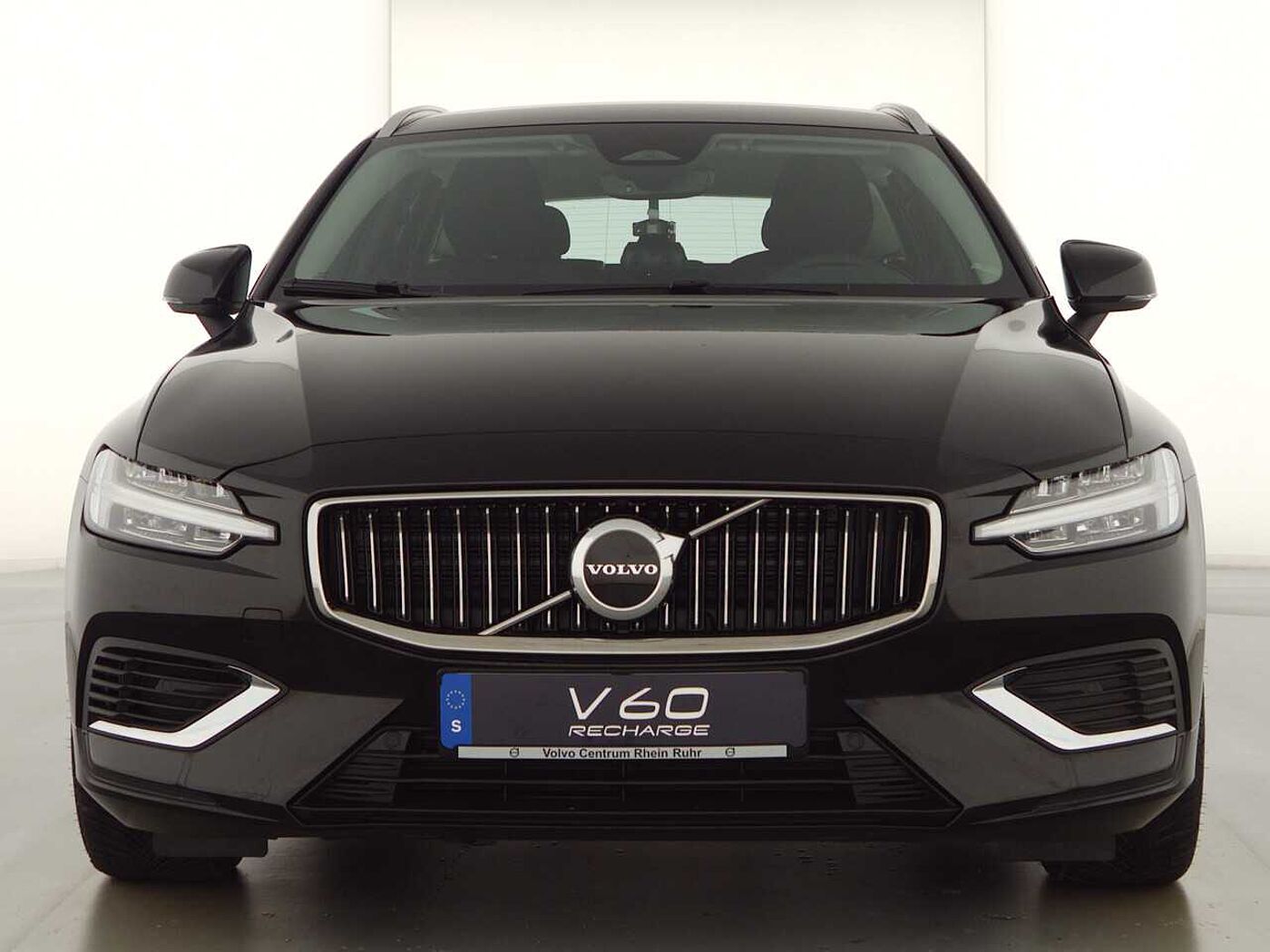 Volvo  V60 Recharge Essential, T6 AWD Plug-in Hybrid, Elektrisch/Benzin, Bright