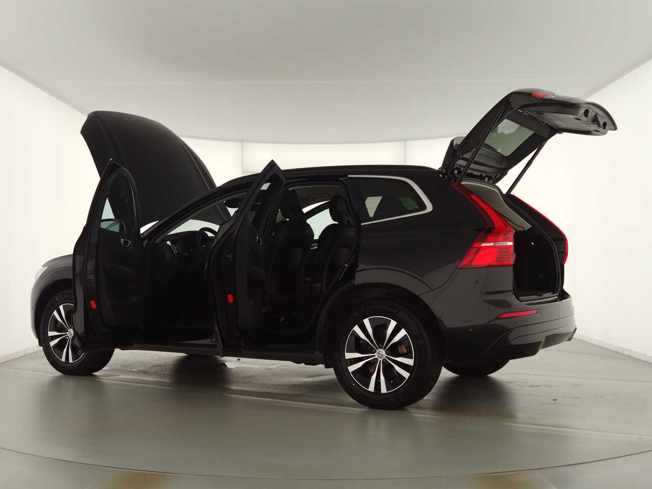 Volvo  XC60 Momentum Pro, B4 Mild-Hybrid Benzin