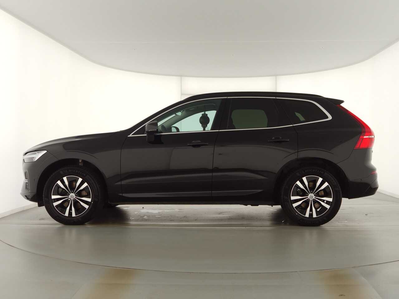 Volvo  XC60 Momentum Pro, B4 Mild-Hybrid Benzin