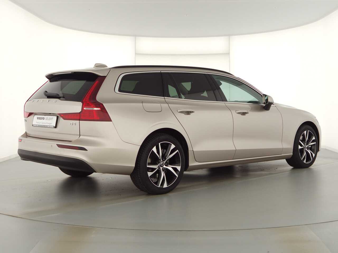 Volvo  V60 Core, B4 Mild-Hybrid, Diesel