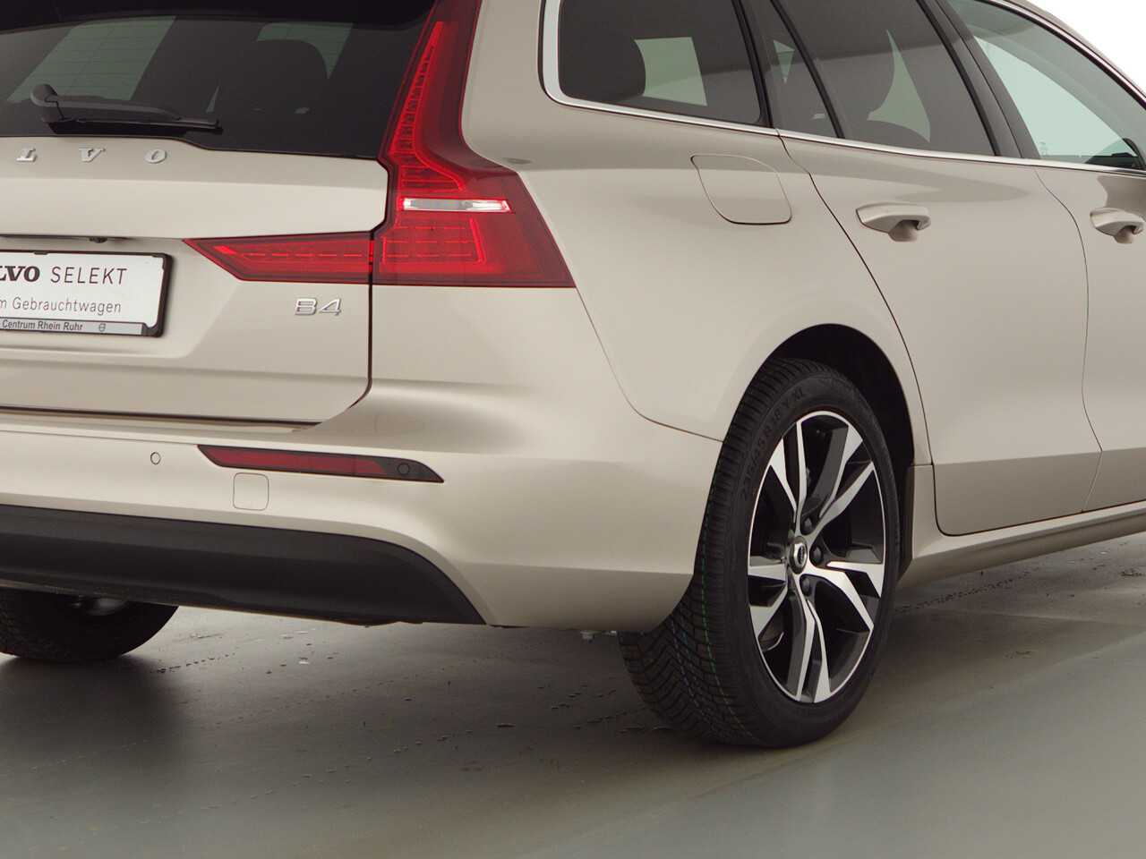 Volvo  V60 Core, B4 Mild-Hybrid, Diesel