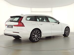 Volvo  V60 Recharge Essential, T6 AWD Plug-in Hybrid, Elektrisch/Benzin, Bright