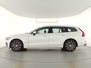 Volvo  V60 Recharge Essential, T6 AWD Plug-in Hybrid, Elektrisch/Benzin, Bright