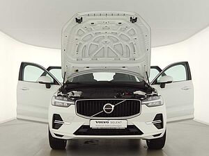 Volvo  XC60 Momentum Pro, B4 Mild-Hybrid Benzin