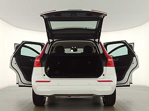 Volvo  XC60 Momentum Pro, B4 Mild-Hybrid Benzin