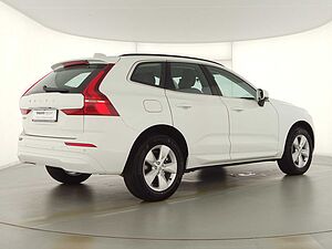 Volvo  XC60 Momentum Pro, B4 Mild-Hybrid Benzin