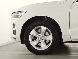 Volvo  XC60 Momentum Pro, B4 Mild-Hybrid Benzin