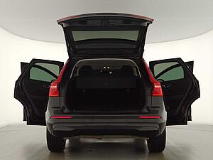 Volvo  XC60 Momentum Pro, B4 Mild-Hybrid Benzin