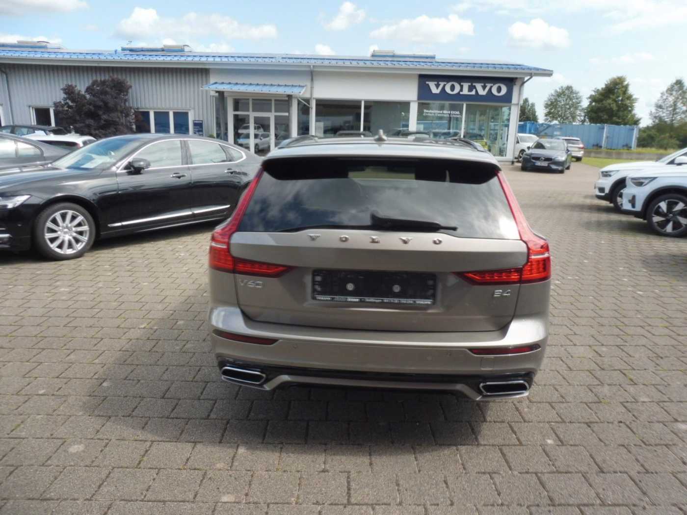 Volvo  V60 R-Design, B4 Mild-Hybrid Diesel