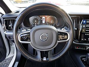 Volvo  T8 AWD Twin Engine R-Design STANDHZ LED