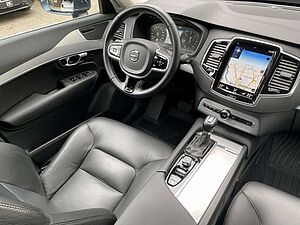Volvo  D5 AWD Momentum SEHR GEPFLEGT | LICHT-PAKET | KAME