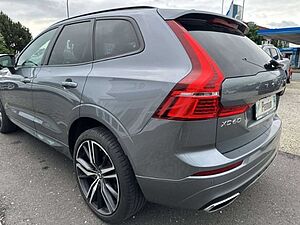 Volvo  R Design AWD B6 StandHZG AHK schwenkb. Panoschiebe