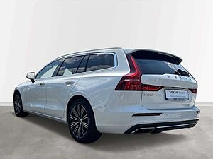 Volvo  Kombi Core Recharge AWD T6 AHK schwenkb. Rückfahrk