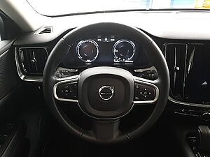 Volvo  Momentum Pro PHEV