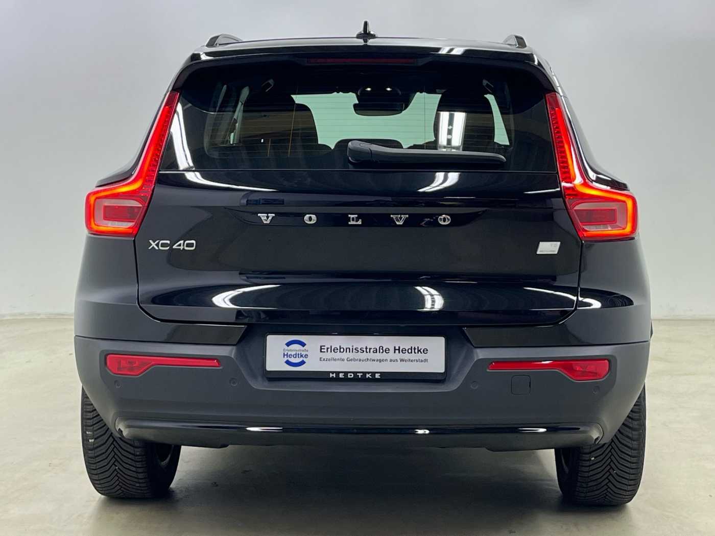 Volvo  XC40 Recharge Plus, T5 Plug-in Hybrid, Elektrisch/Benzin, Dark