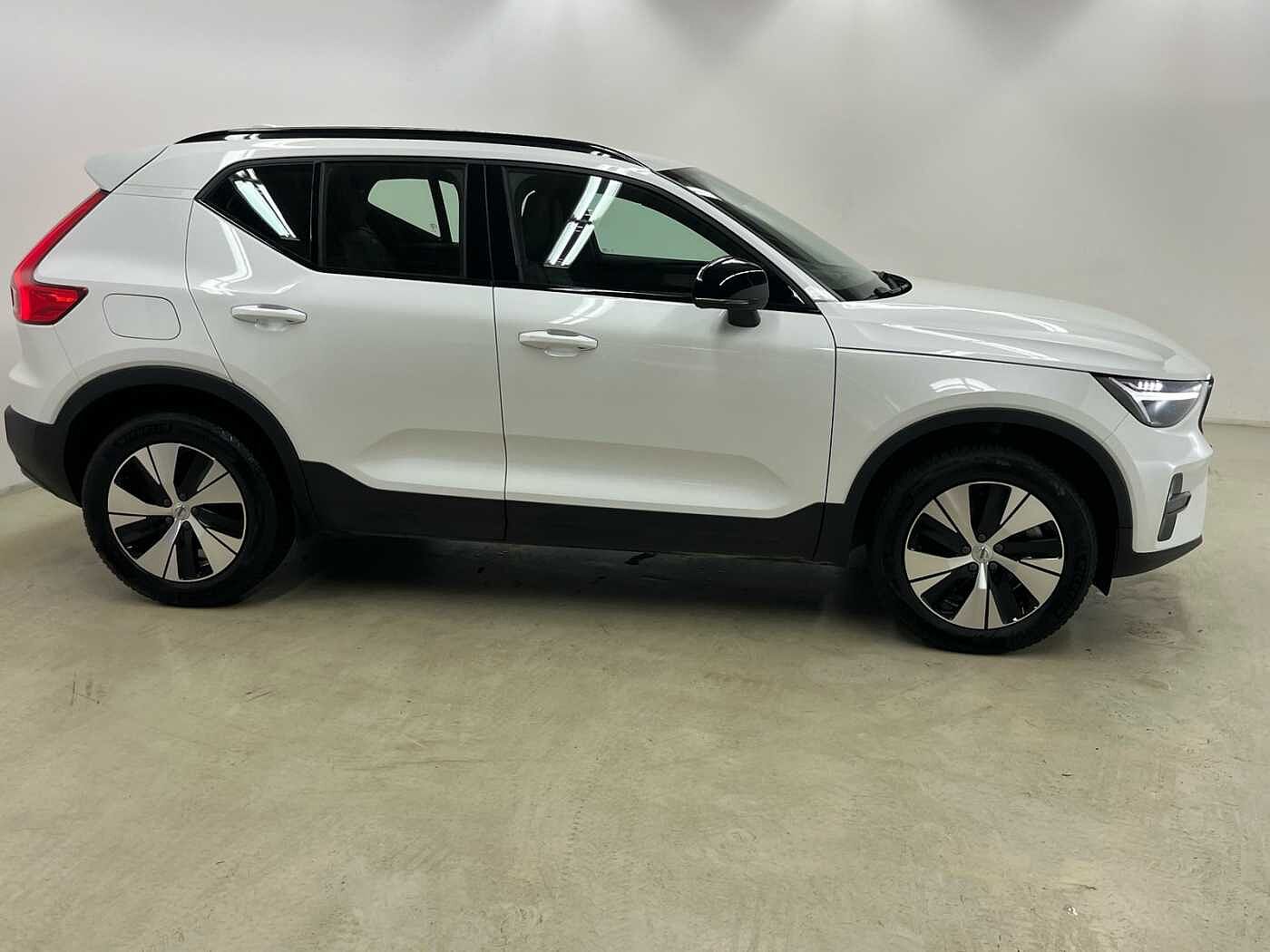 Volvo  XC40 Recharge Plus, T5 Plug-in Hybrid, Elektrisch/Benzin, Dark