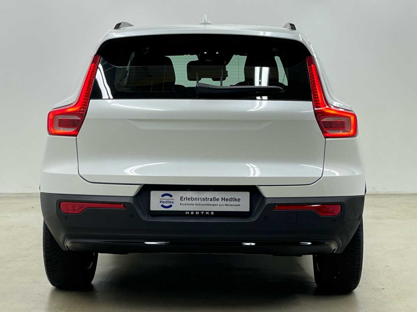 Volvo  XC40 Recharge Plus, T5 Plug-in Hybrid, Elektrisch/Benzin, Dark