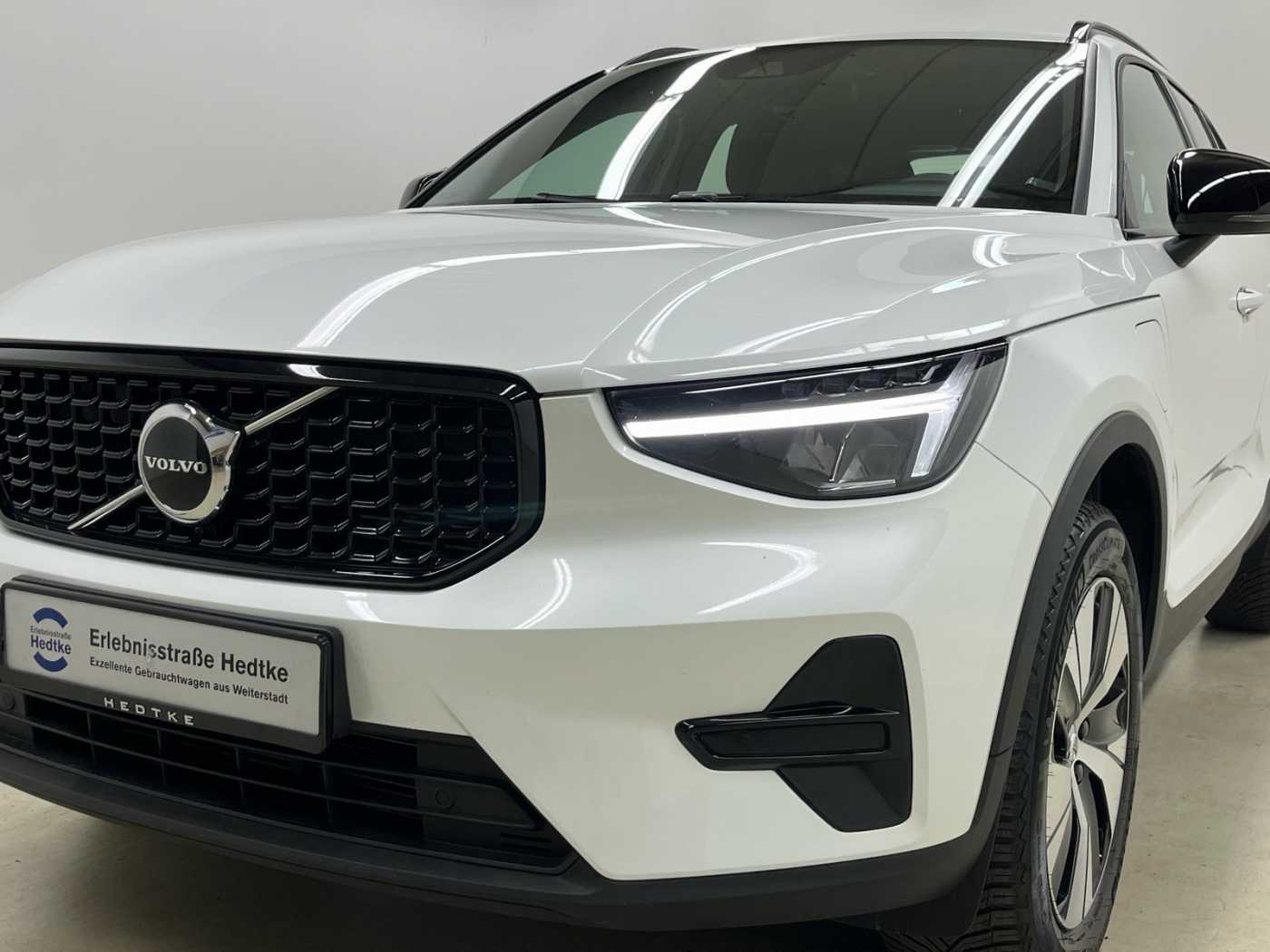 Volvo  XC40 Recharge Plus, T5 Plug-in Hybrid, Elektrisch/Benzin, Dark