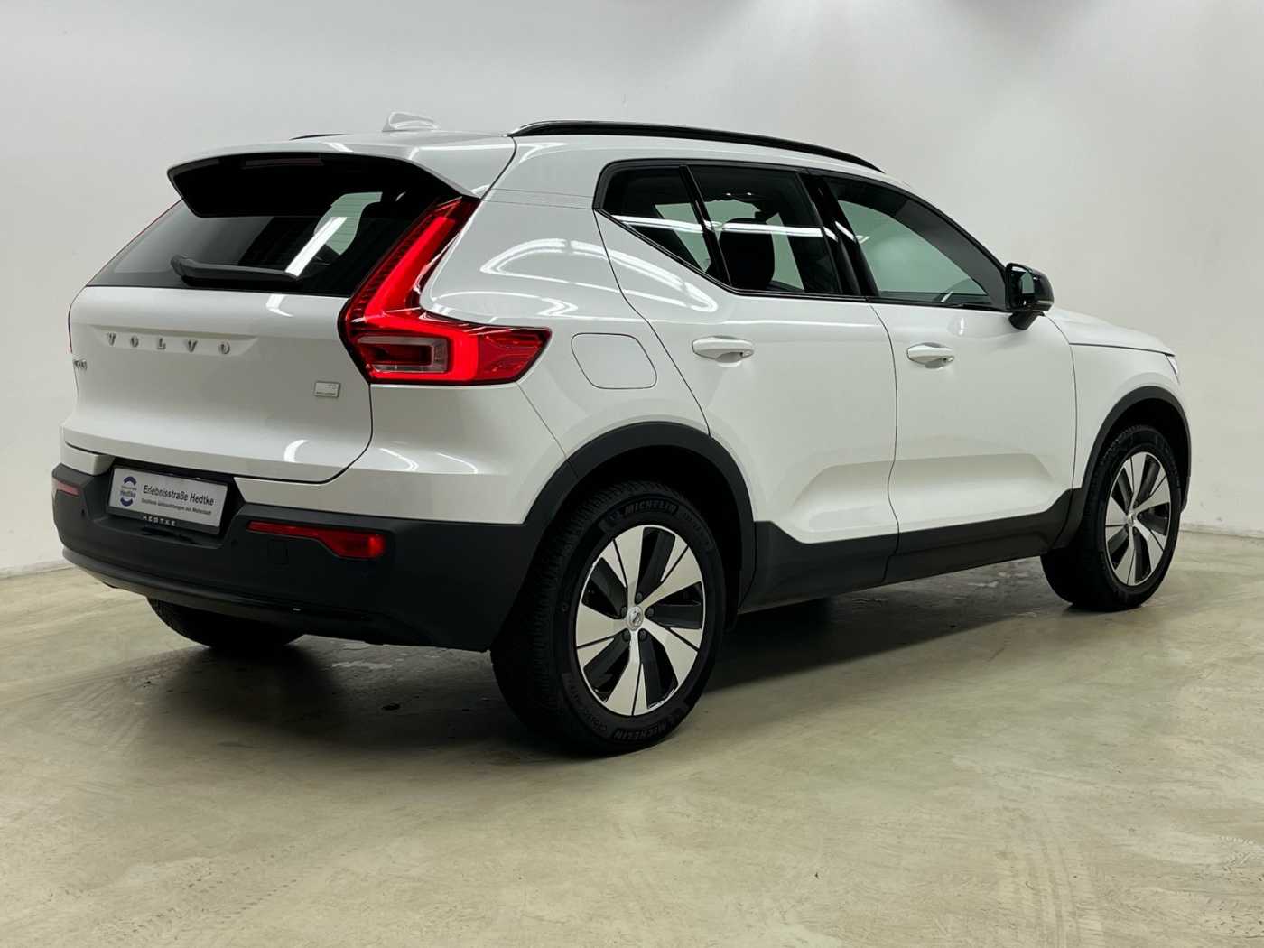 Volvo  XC40 Recharge Plus, T5 Plug-in Hybrid, Elektrisch/Benzin, Dark