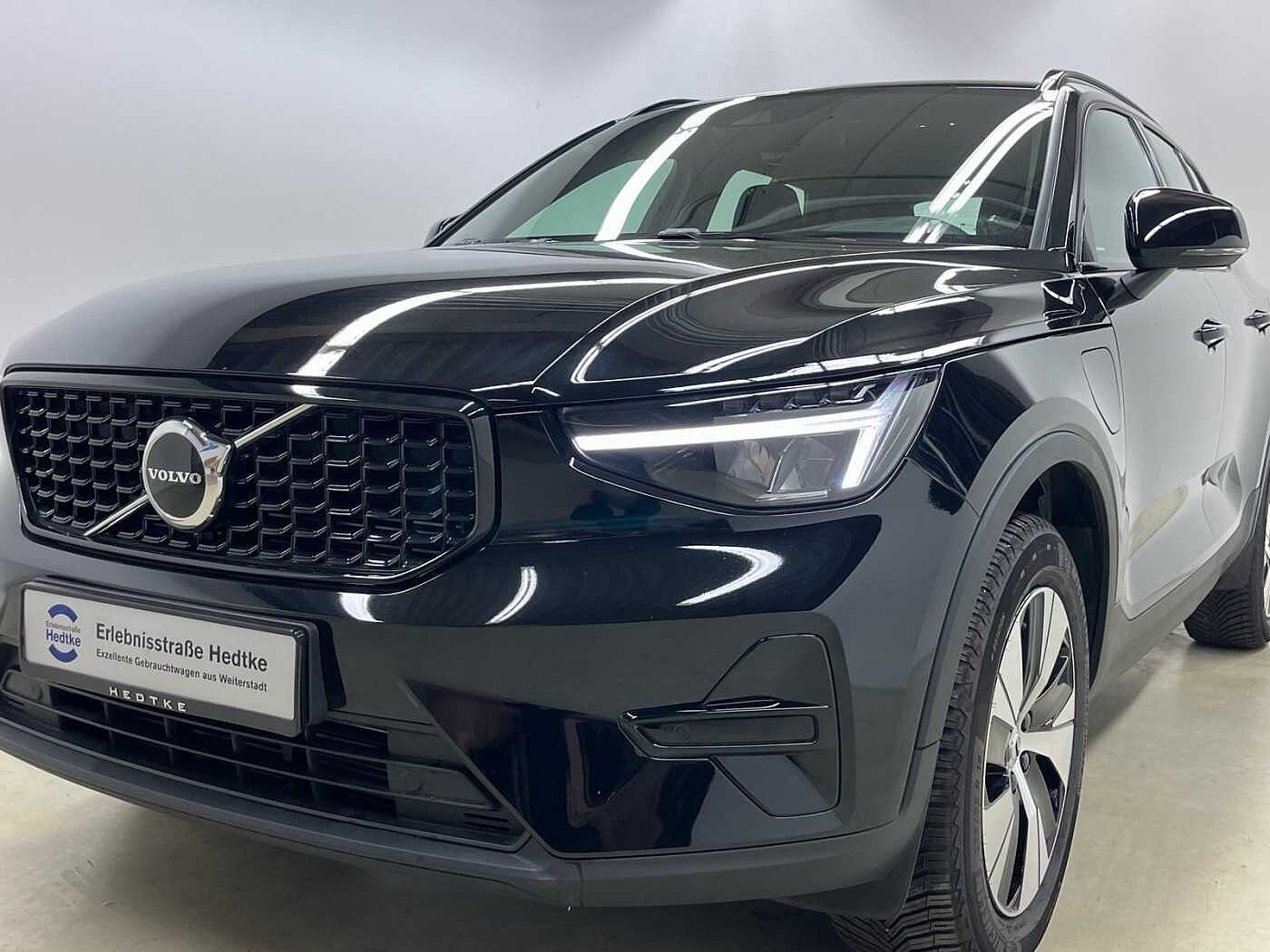 Volvo  XC40 Recharge Plus, T5 Plug-in Hybrid, Elektrisch/Benzin, Dark