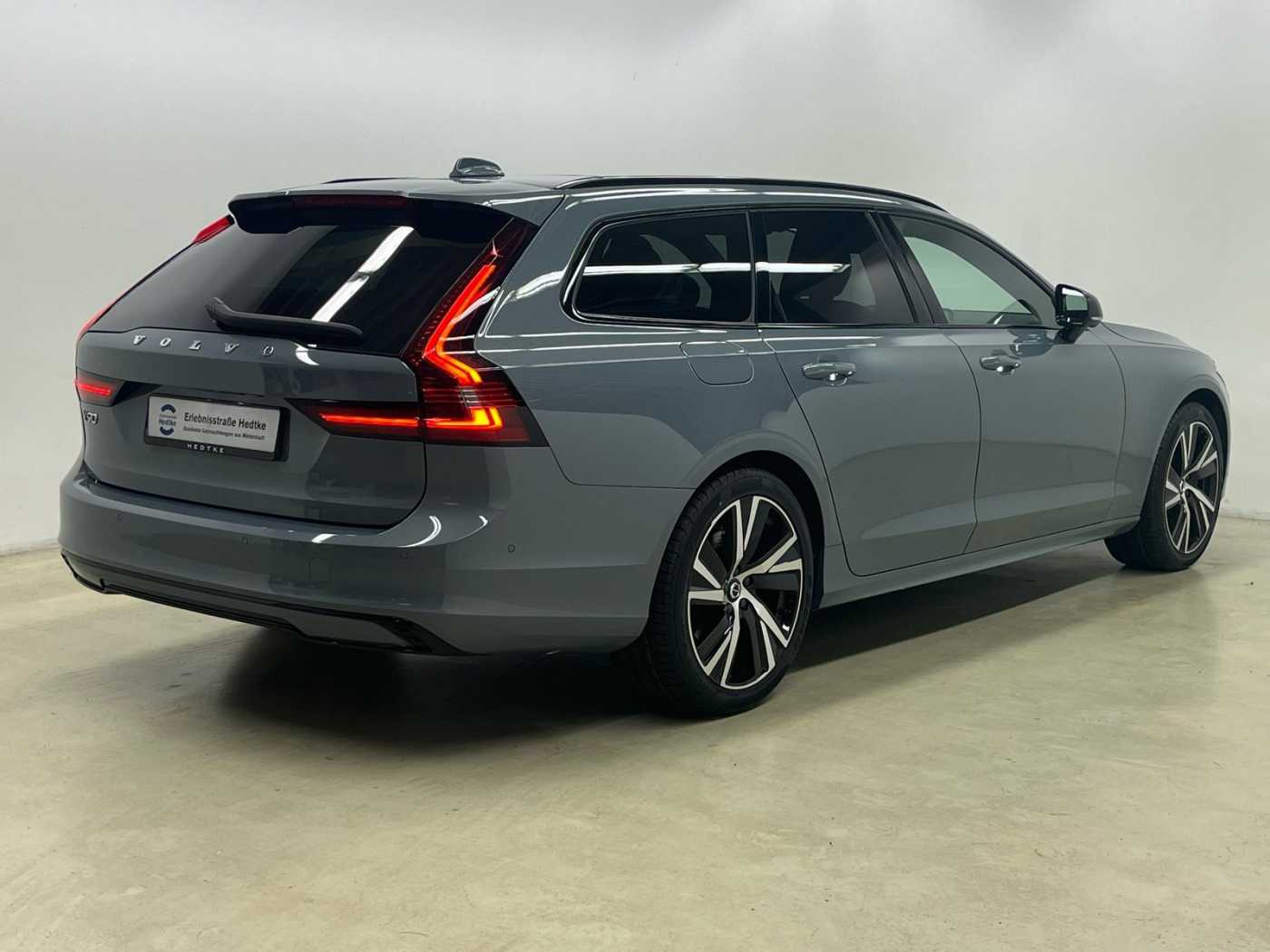 Volvo  V90 Recharge R-Design, T6 AWD Plug-in Hybrid