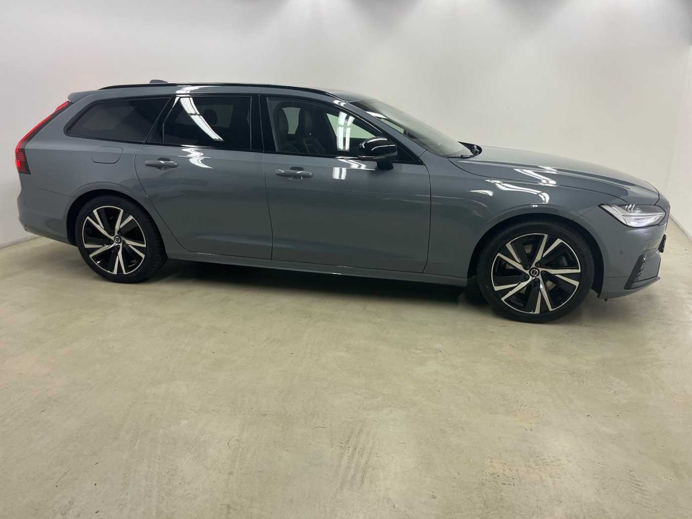 Volvo  V90 Recharge R-Design, T6 AWD Plug-in Hybrid