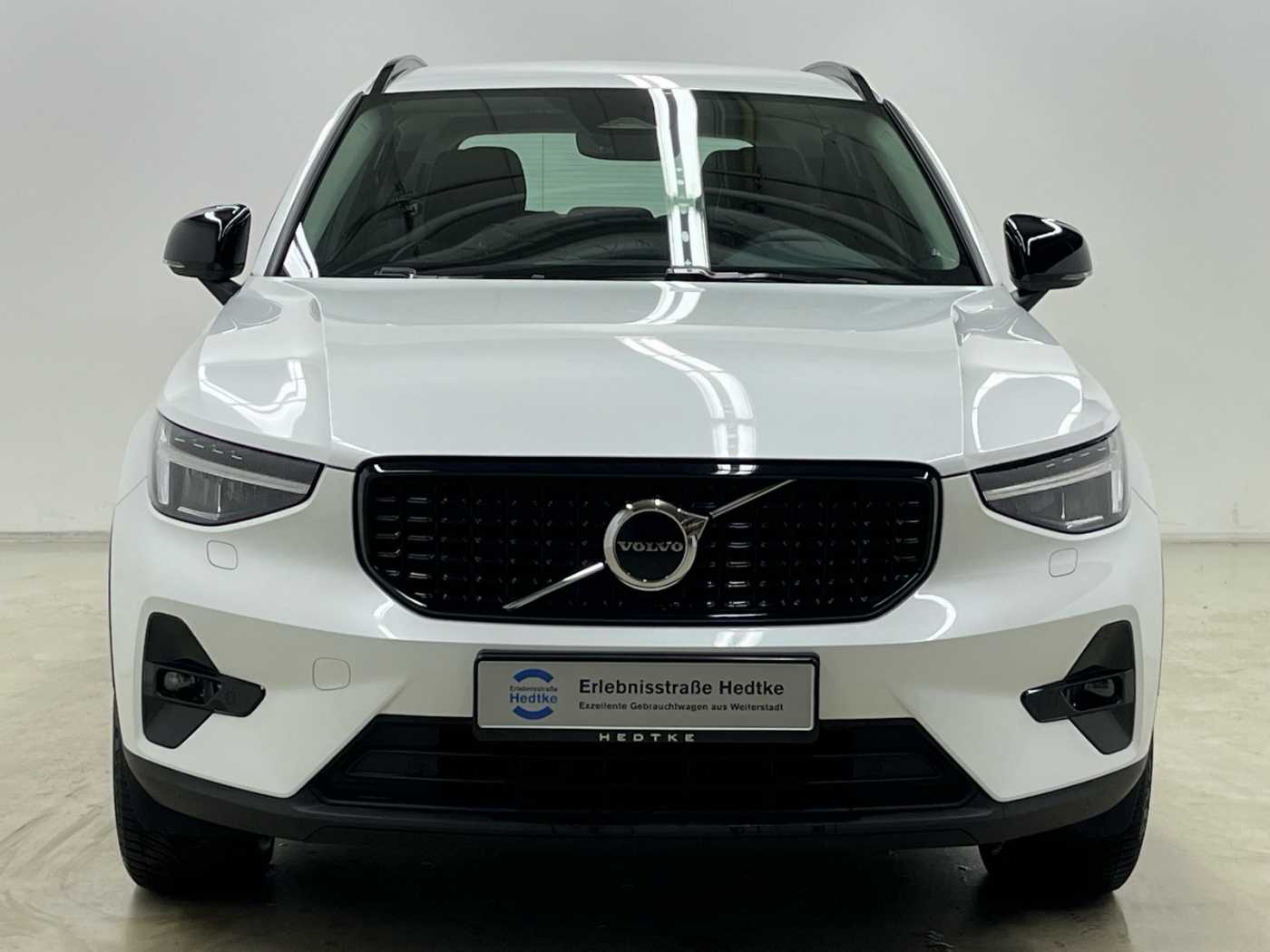 Volvo  XC40 Plus, B4 Mild-Hybrid, Benzin, Dark