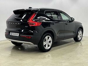 Volvo  XC40 Core, B3 Mild-Hybrid, Benzin