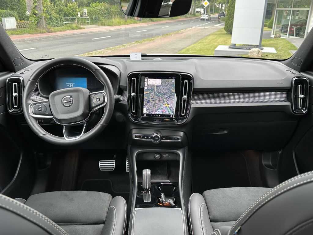 Volvo  XC40 Recharge Standard, P8 AWD Pure Electric