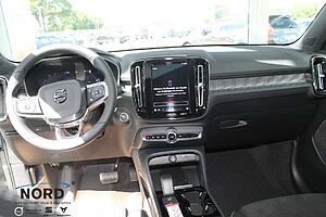 Volvo  XC40 Plus, B3 Mild-Hybrid, Benzin, Dark