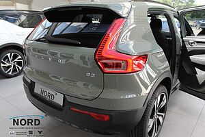 Volvo  XC40 Plus, B3 Mild-Hybrid, Benzin, Dark