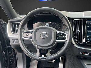 Volvo  D5 AWD Geartronic R-Design