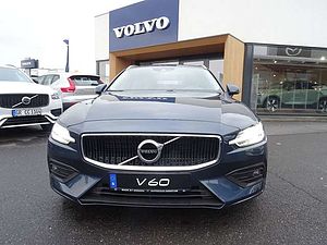 Volvo  B4  Momentum Pro