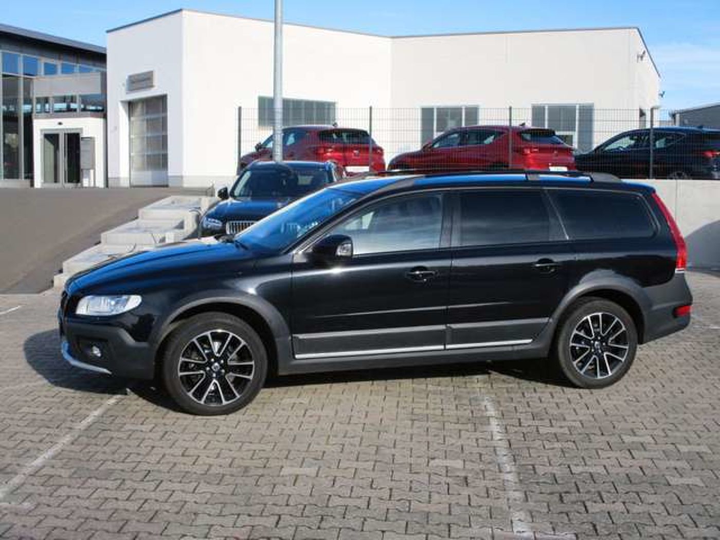 Volvo  Black Edition AWD +LEDER+NAVI+BLIS+XENON