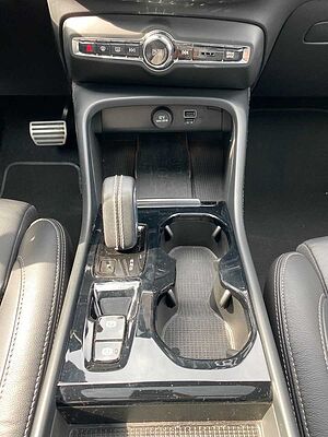 Volvo  T4 PHEV R-DESIGN+ALCANTARA+NAVI+PANO+CAM+21