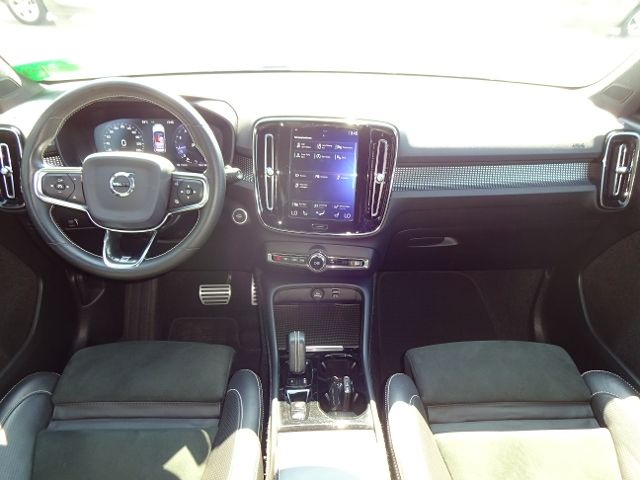 Volvo  T4 R Design 2WD ACC BLIS 360° Navi Standhz